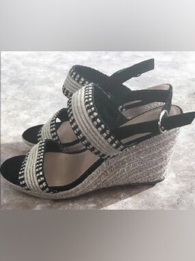 Old Navy Black & Ivory Braided Espadrille Wedge Sandals Size 10